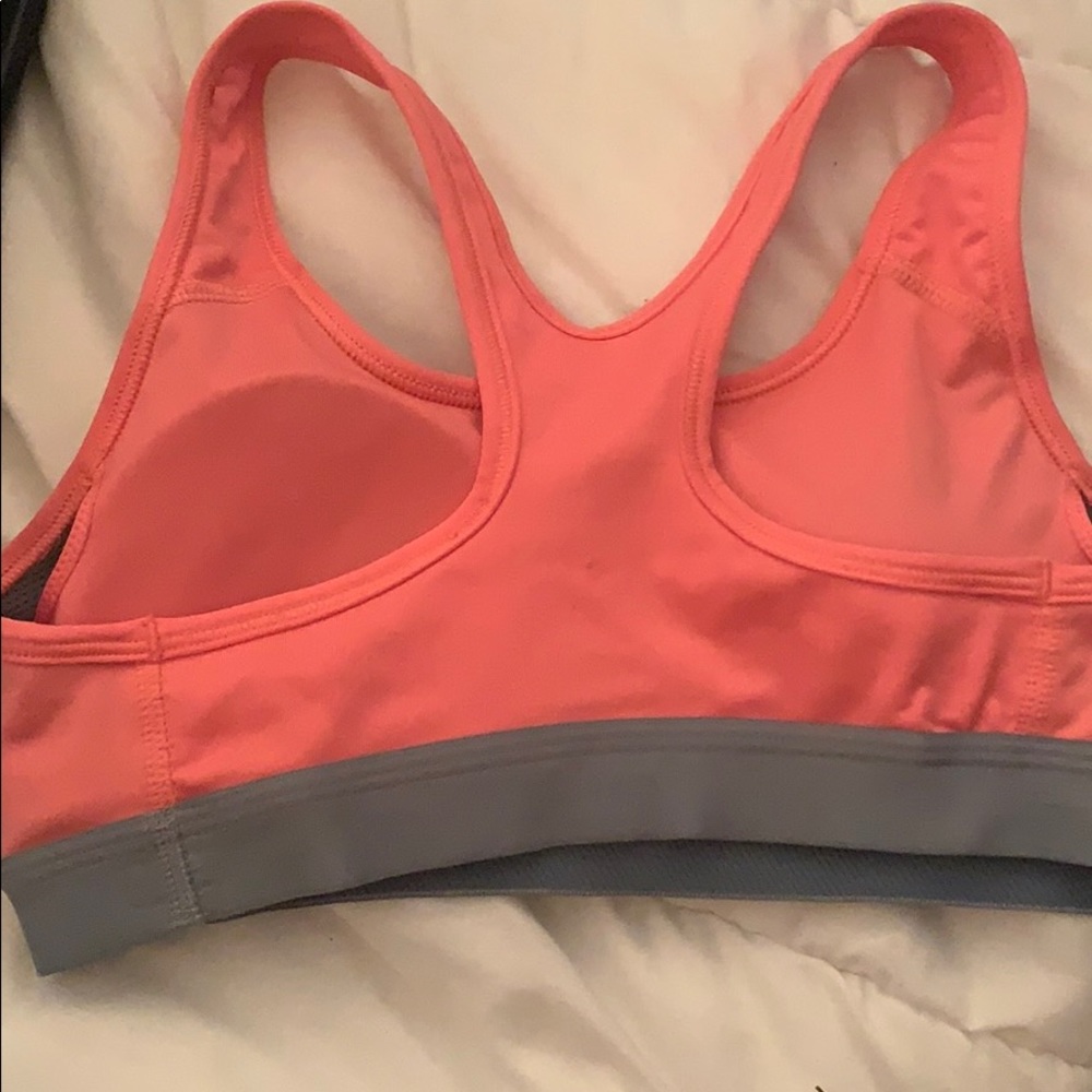 NIKE Razor Back Sports Bra - Picture 4 of 4